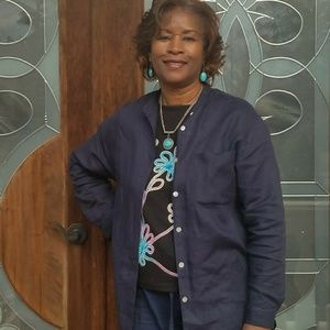 Meet your Posher, Authurine